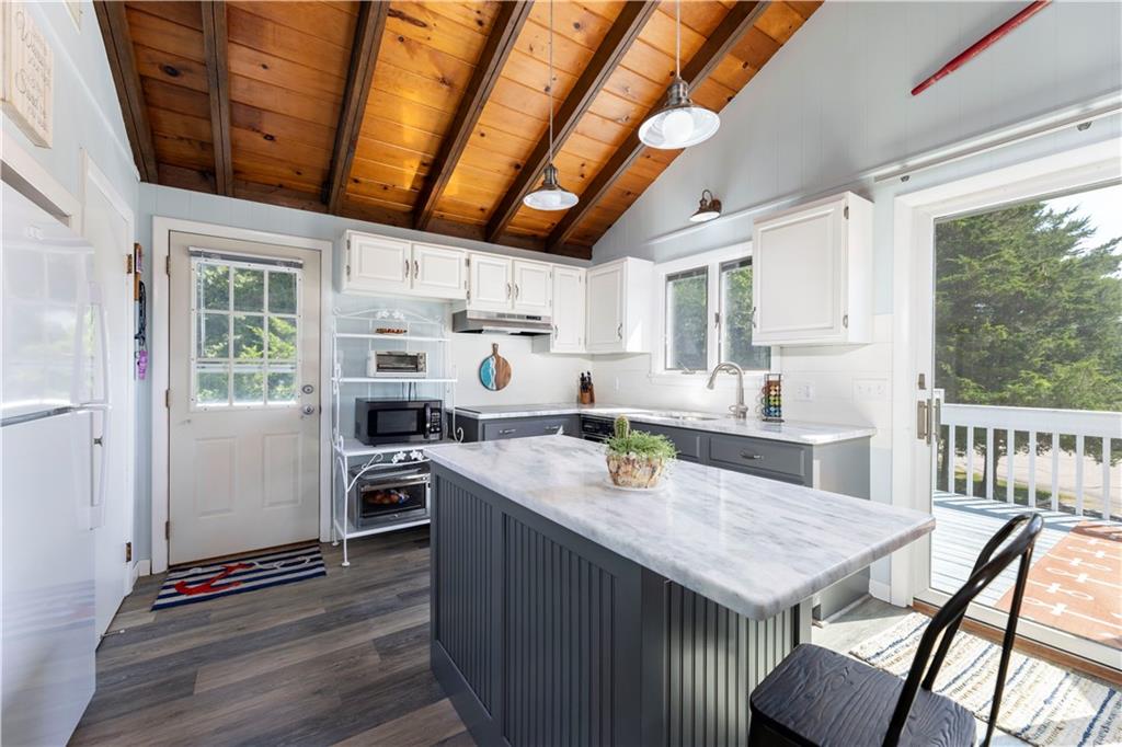 87 Montauk Avenue, Westerly