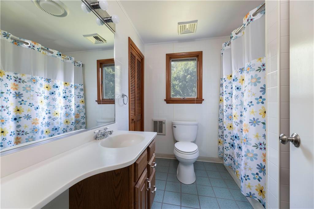 87 Montauk Avenue, Westerly