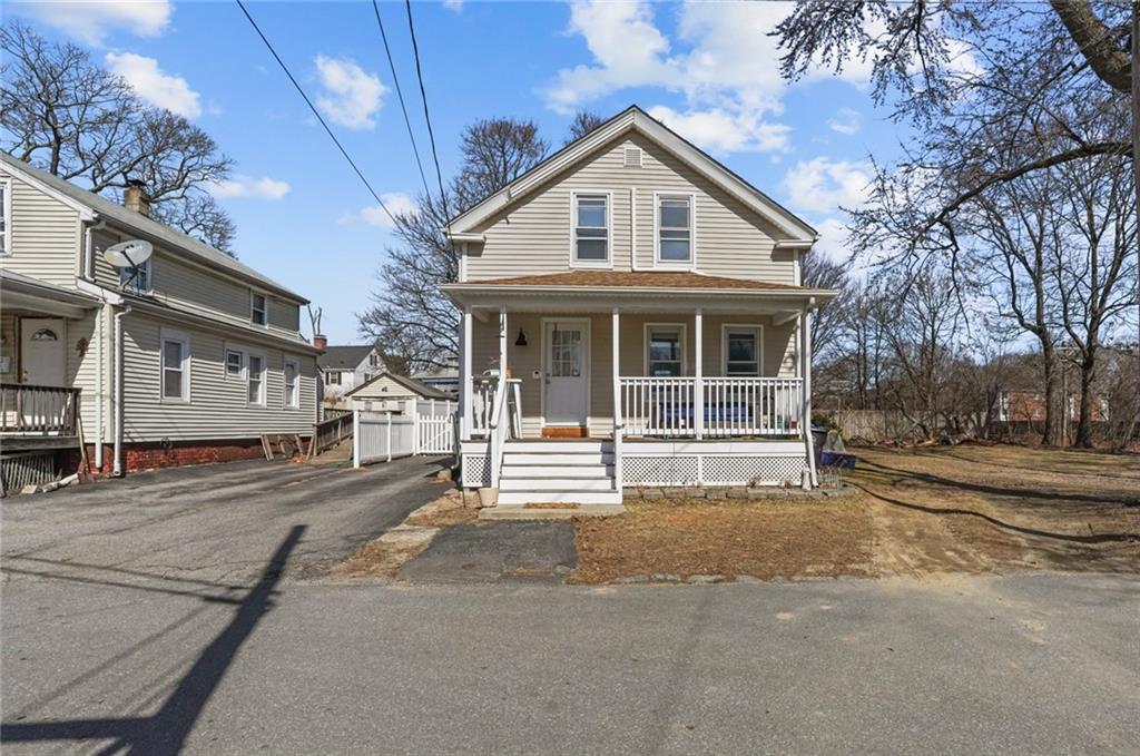 9 Washburn Avenue, East Providence