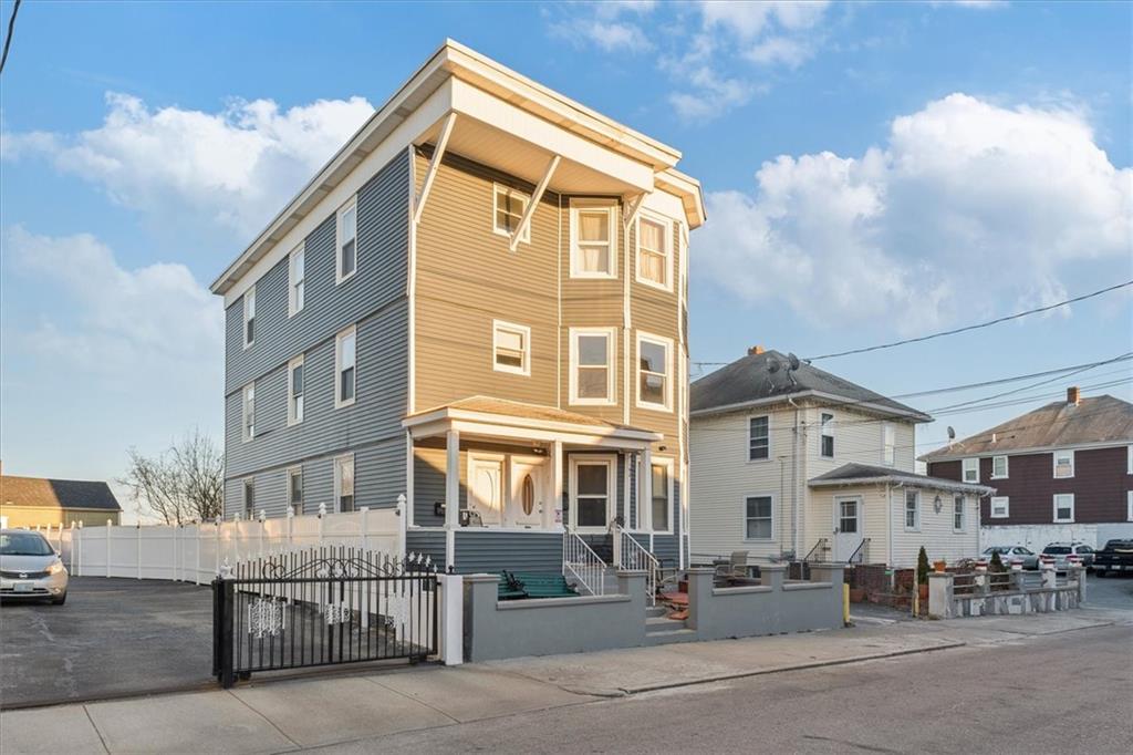 79 Hadwin Street, Central Falls