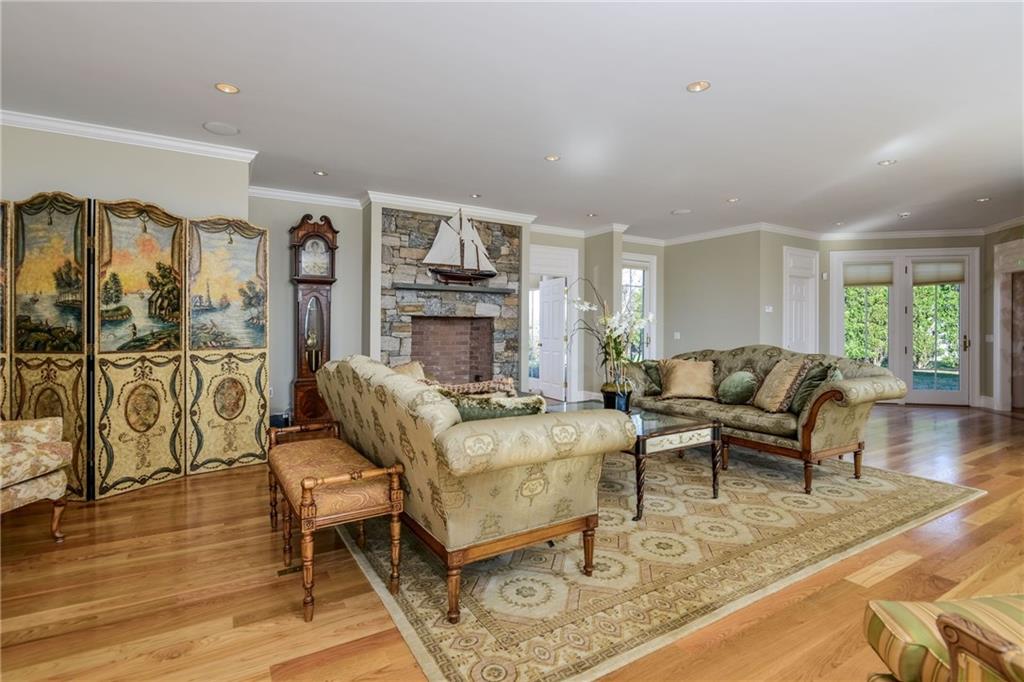 41 Castle Hill Avenue, Newport