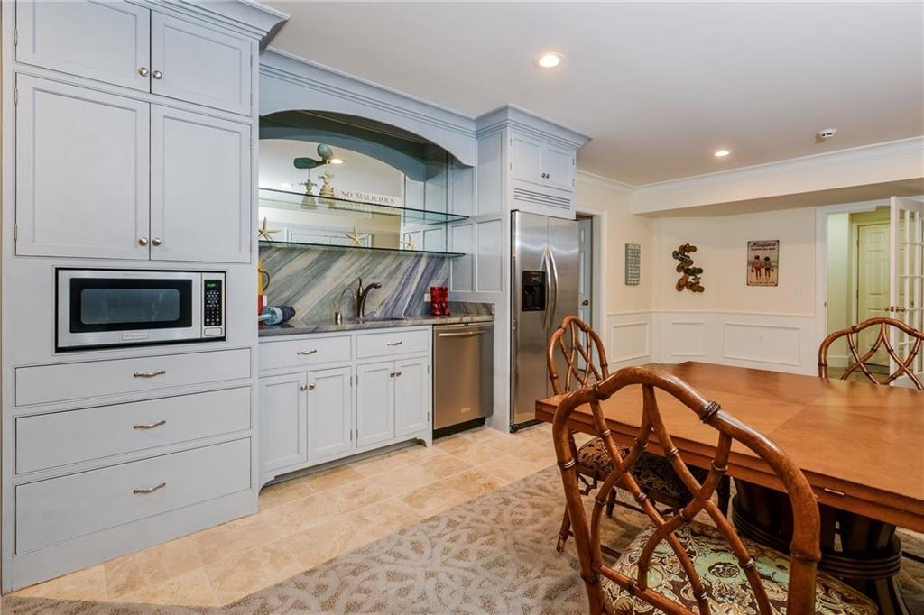 41 Castle Hill Avenue, Newport