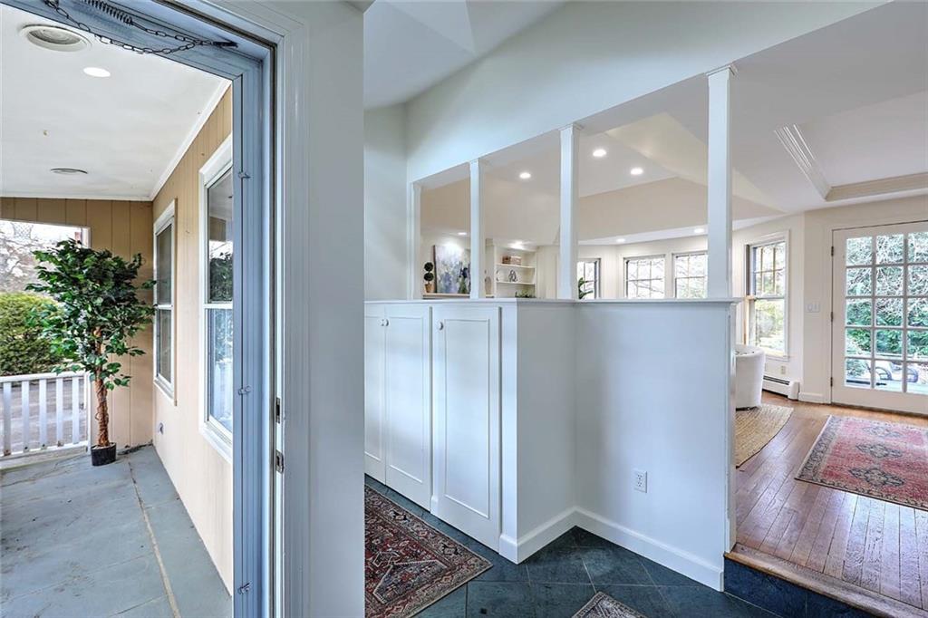 18 Adams Point Road, Barrington