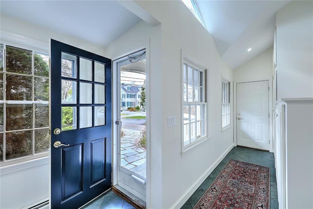 18 Adams Point Road, Barrington