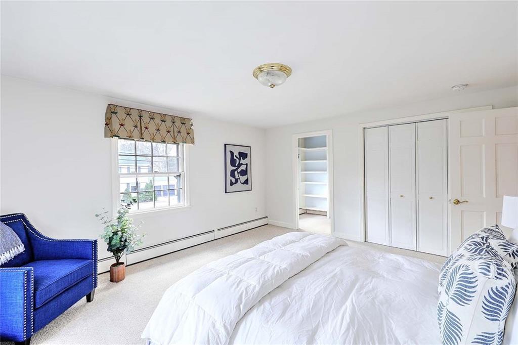 18 Adams Point Road, Barrington