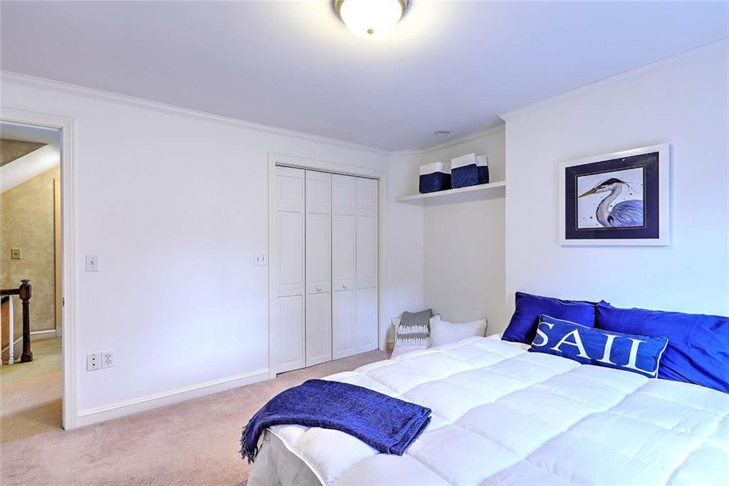 18 Adams Point Road, Barrington