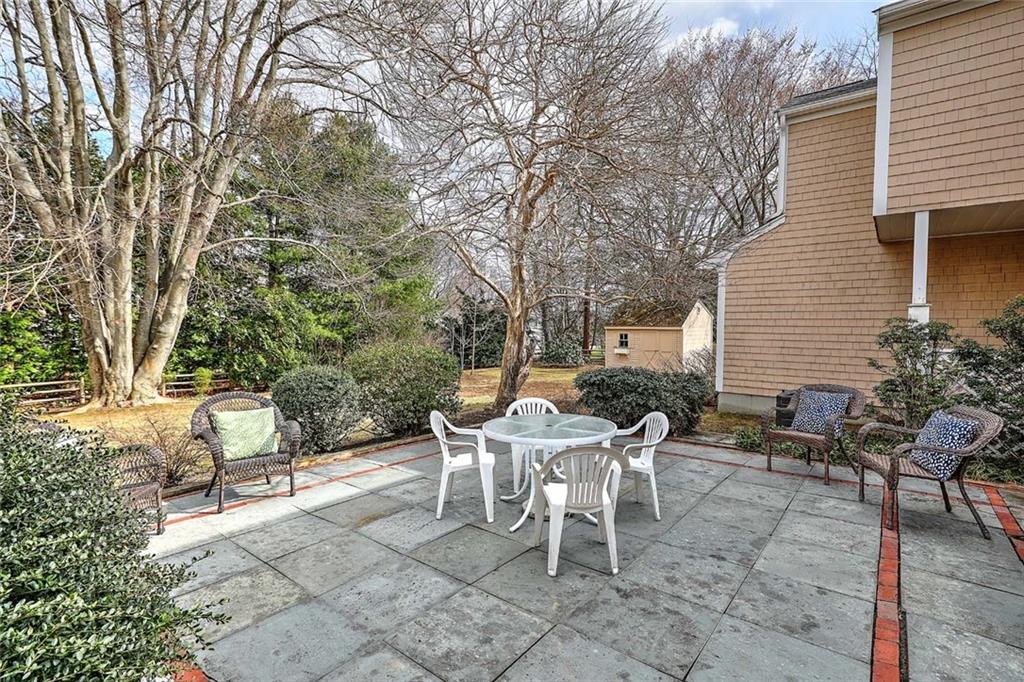 18 Adams Point Road, Barrington