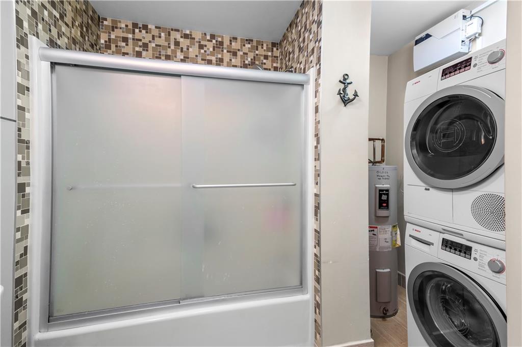 3524 West Shore Road, Unit#906, Warwick