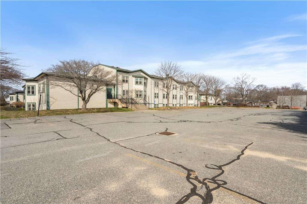 3524 West Shore Road, Unit#906, Warwick
