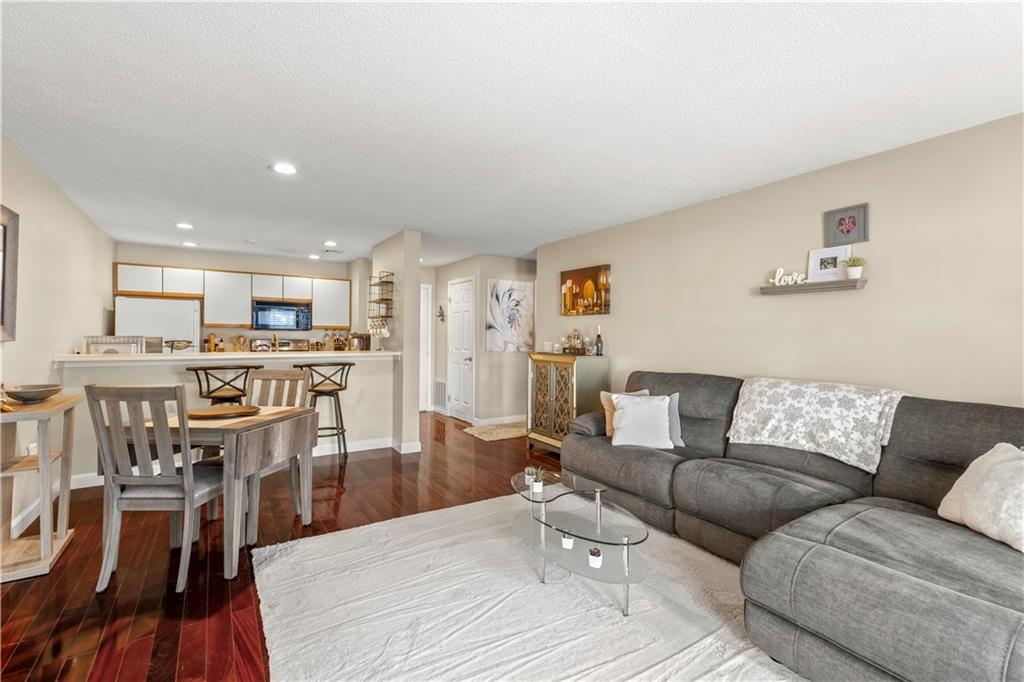 3524 West Shore Road, Unit#906, Warwick