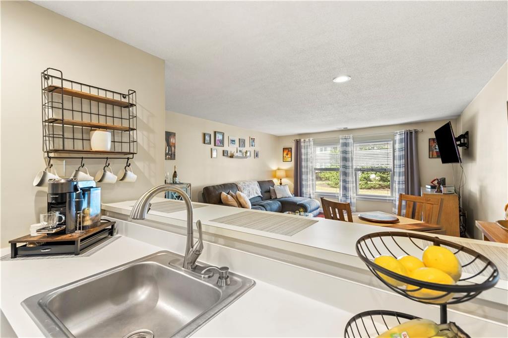 3524 West Shore Road, Unit#906, Warwick