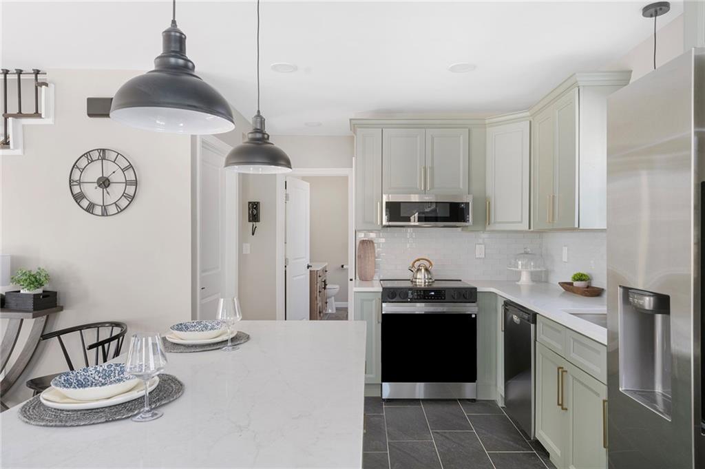 8 Clinton Avenue, Scituate