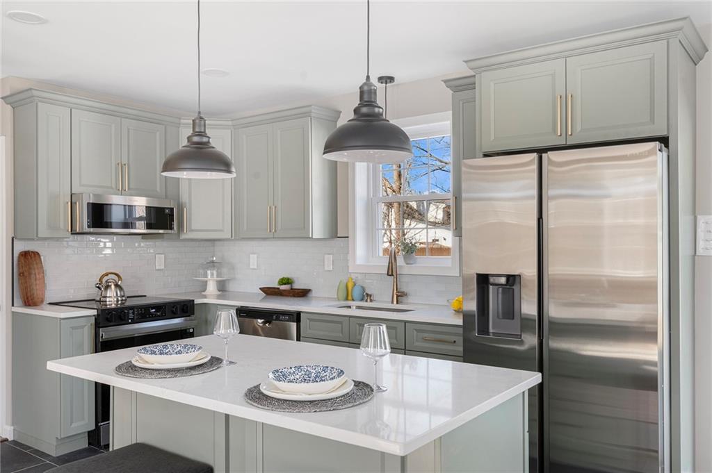 8 Clinton Avenue, Scituate