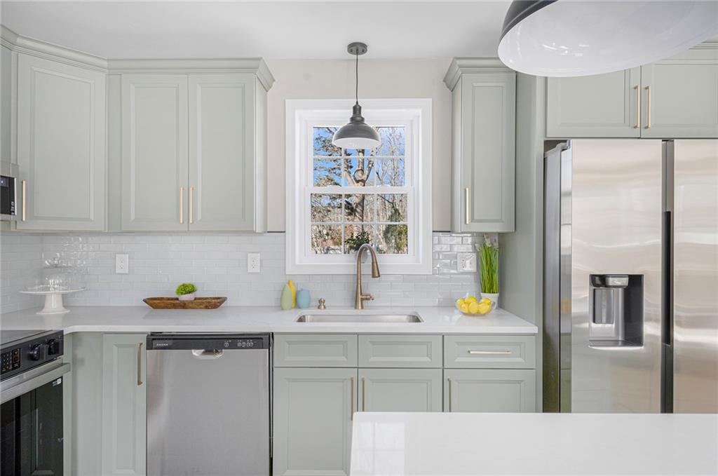 8 Clinton Avenue, Scituate