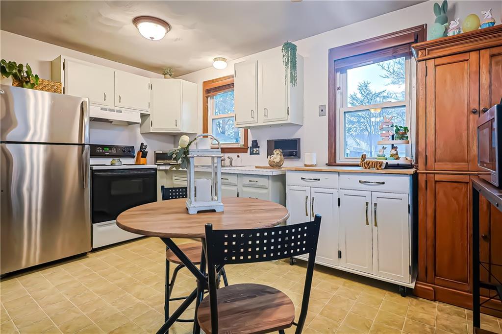 35 Warren Avenue, Cranston