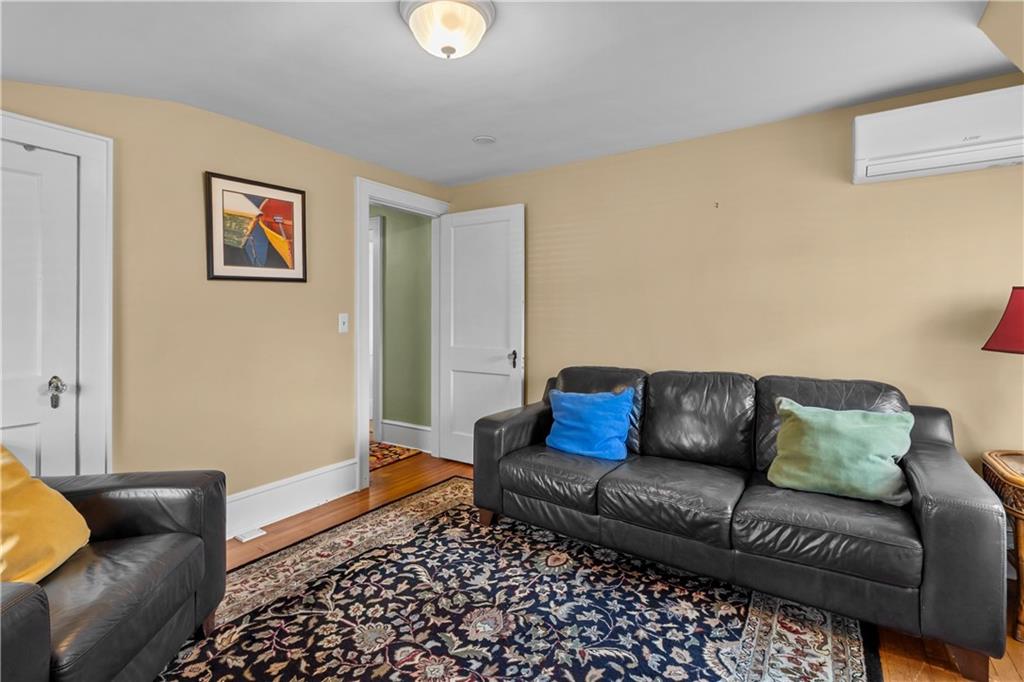 15 Maple Street, Warren