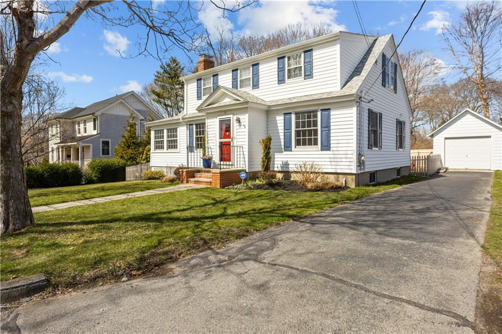 15 Maple Street, Warren