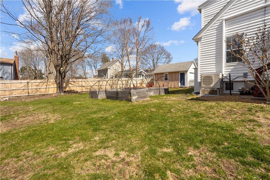 15 Maple Street, Warren