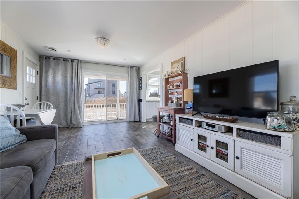 16 Lawton Avenue, Westerly