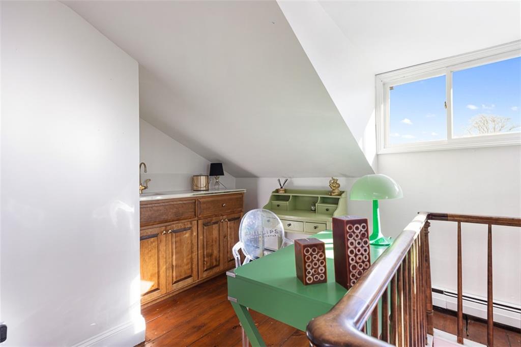 12 Mount. Vernon Street, Unit#05, Newport
