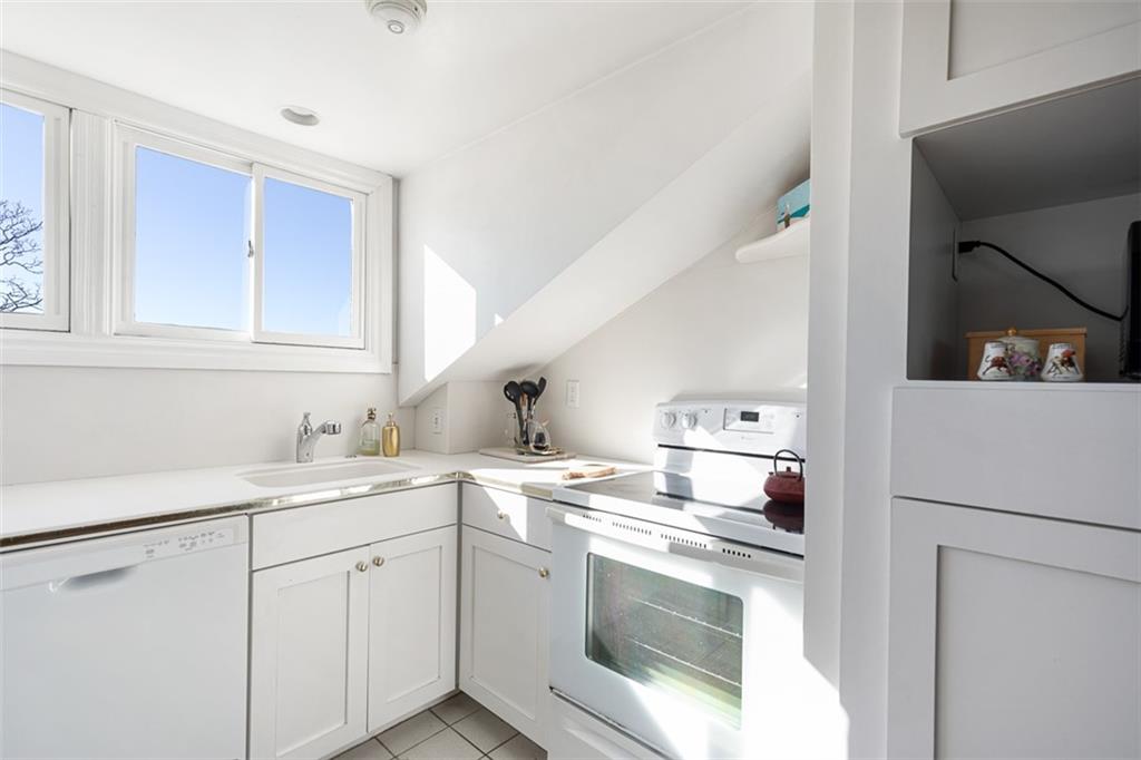 12 Mount. Vernon Street, Unit#05, Newport