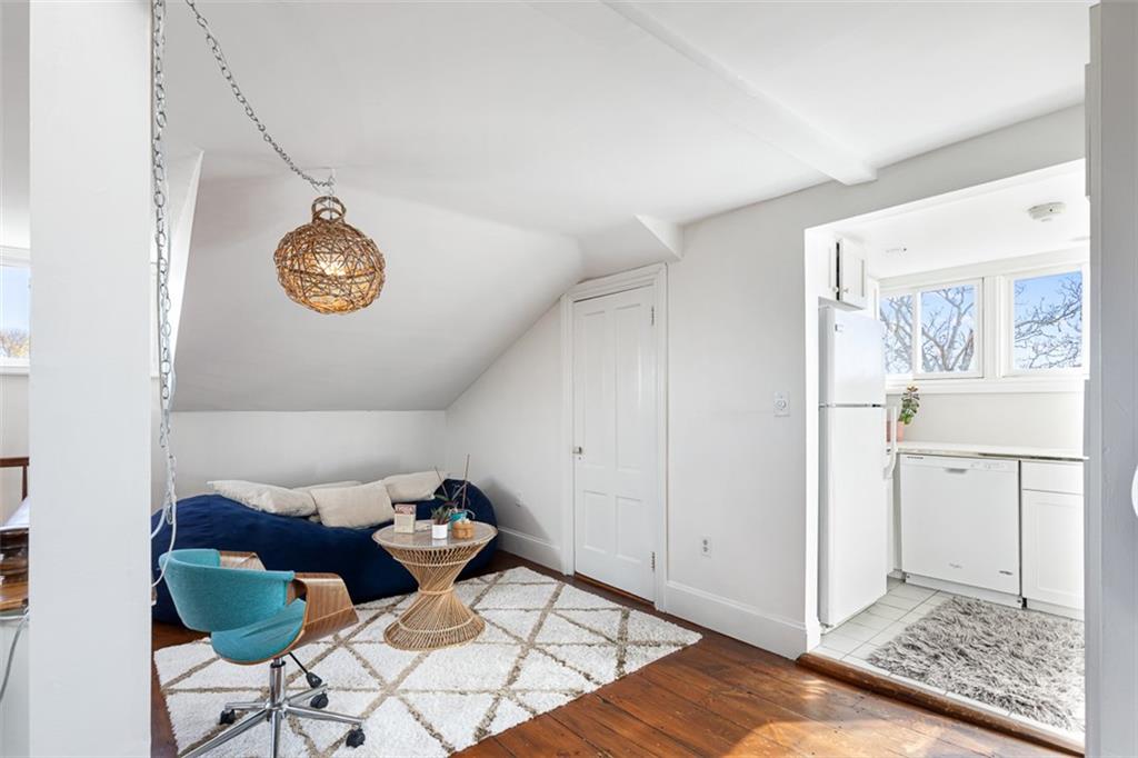 12 Mount. Vernon Street, Unit#05, Newport