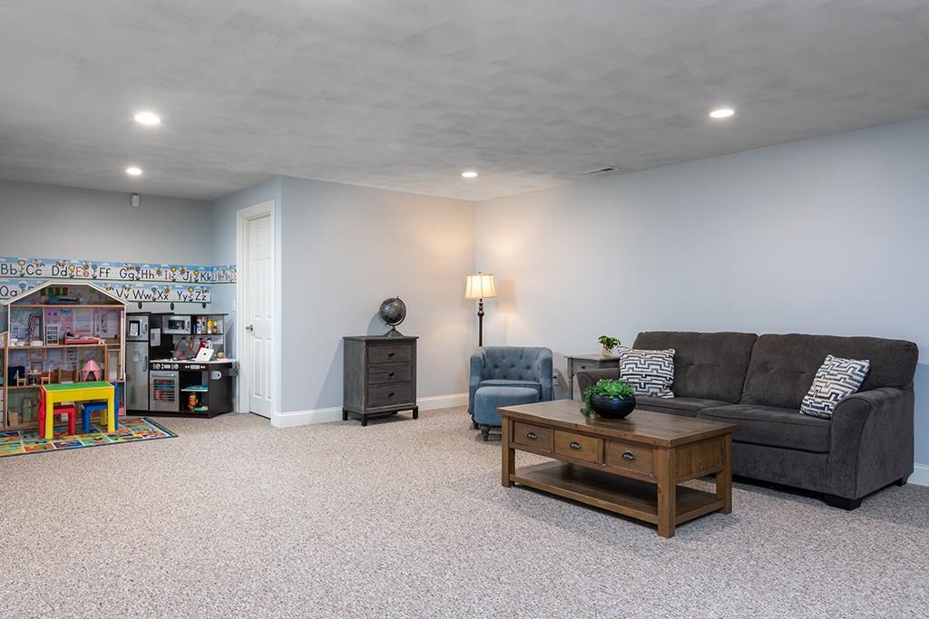 230 Allegra Lane, North Kingstown