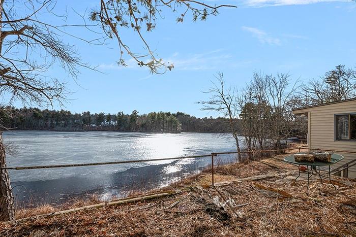 18 Tarklin Pond Drive, North Smithfield