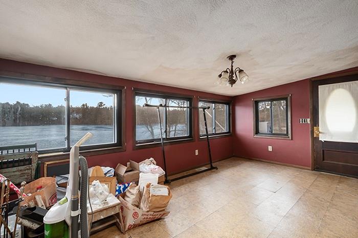18 Tarklin Pond Drive, North Smithfield