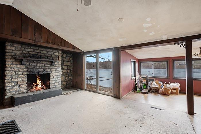 18 Tarklin Pond Drive, North Smithfield