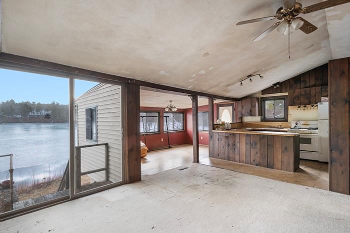 18 Tarklin Pond Drive, North Smithfield