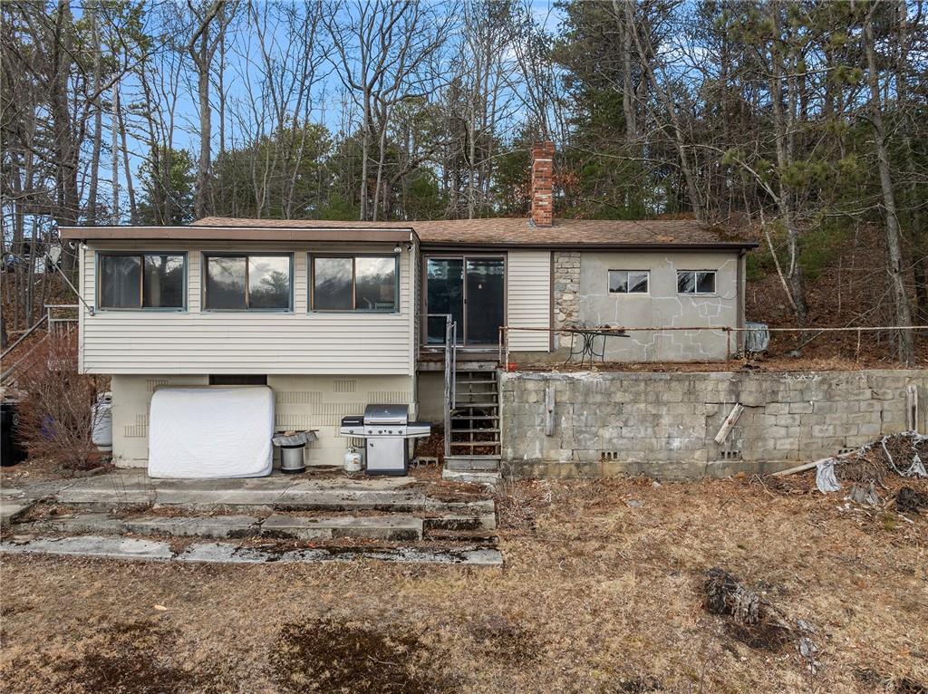 18 Tarklin Pond Drive, North Smithfield