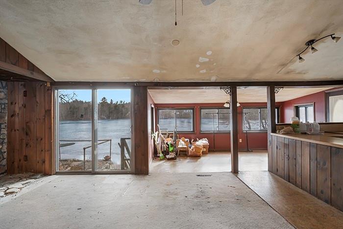 18 Tarklin Pond Drive, North Smithfield