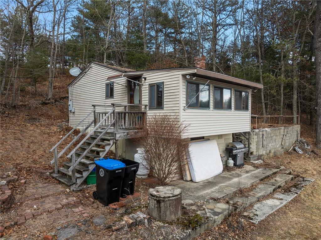 18 Tarklin Pond Drive, North Smithfield