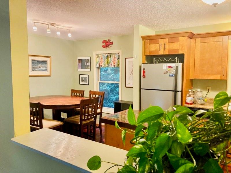 12 Mautucket Road, South Kingstown