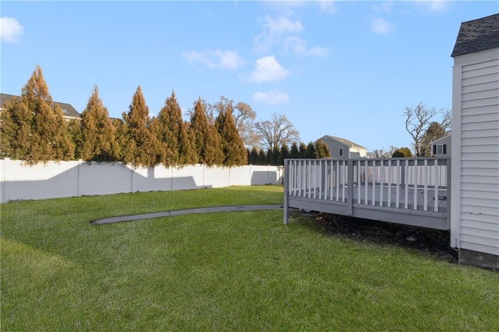 1609 West Main Road, Middletown