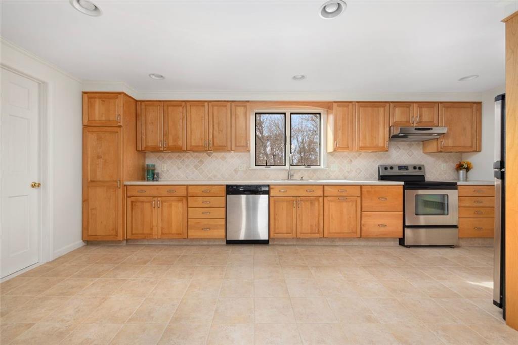 270 Buckeye Brook Road, Charlestown