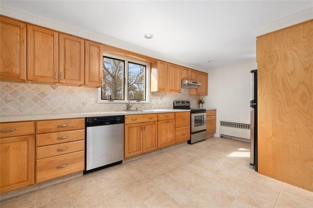 270 Buckeye Brook Road, Charlestown