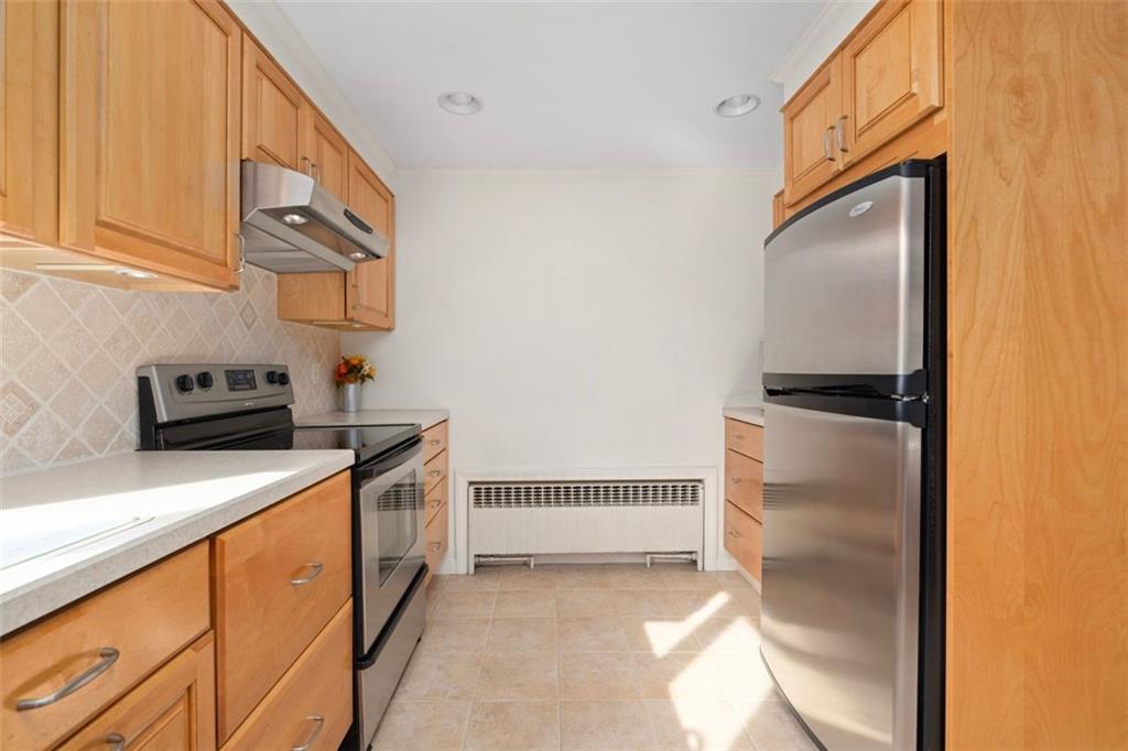 270 Buckeye Brook Road, Charlestown