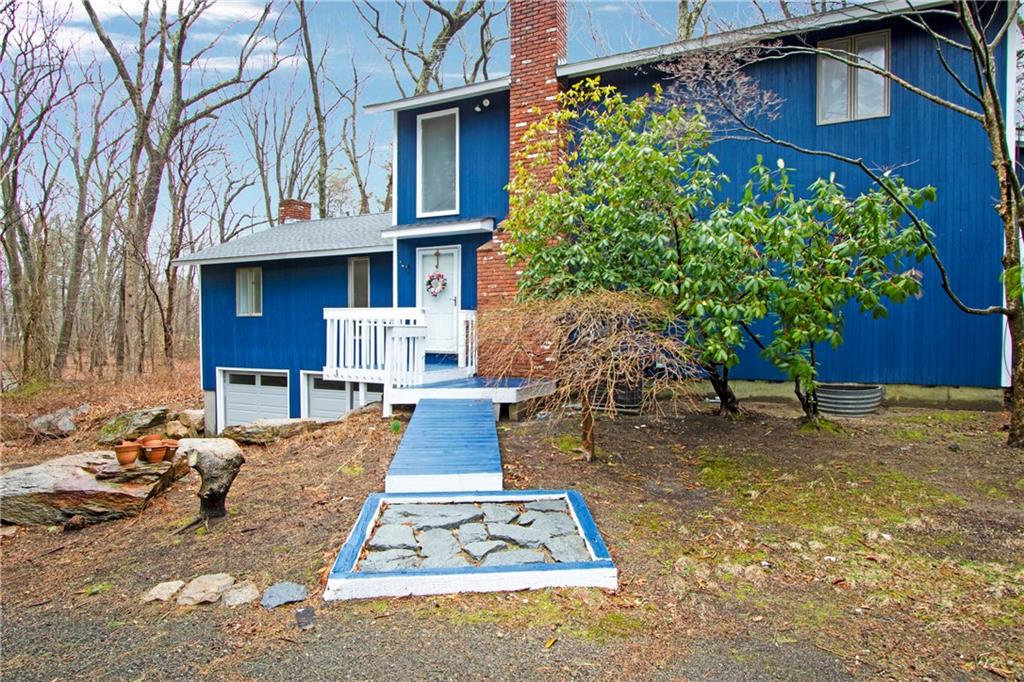 20 Holly Hill Court, East Greenwich