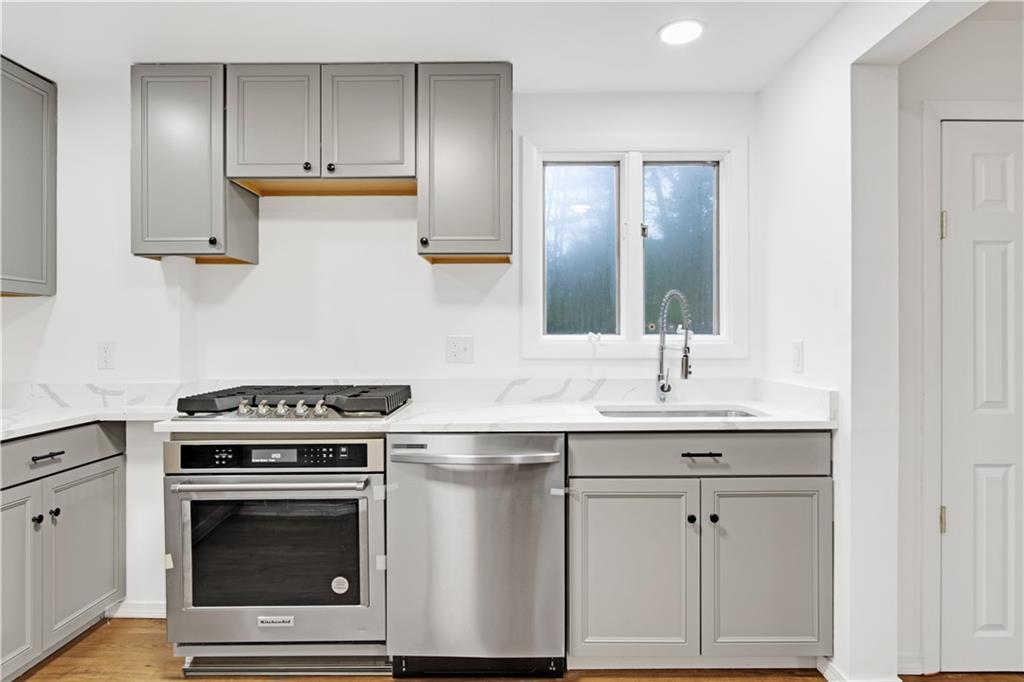 20 Holly Hill Court, East Greenwich