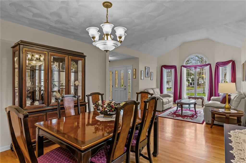 101 Hunt Avenue, South Kingstown