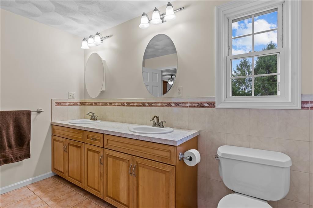 101 Hunt Avenue, South Kingstown