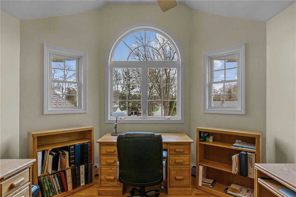 101 Hunt Avenue, South Kingstown