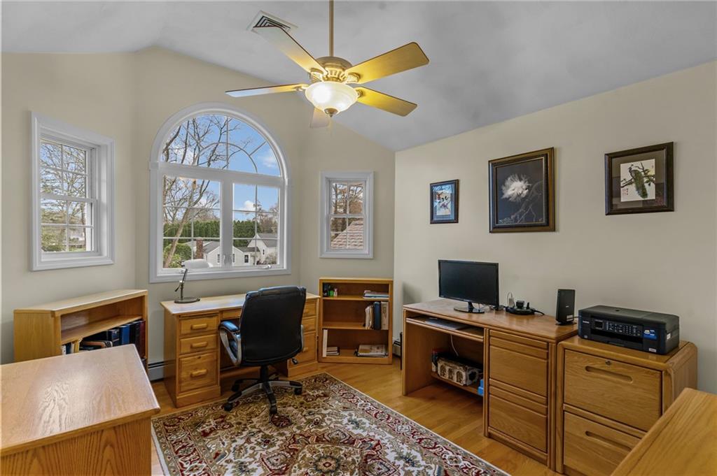 101 Hunt Avenue, South Kingstown
