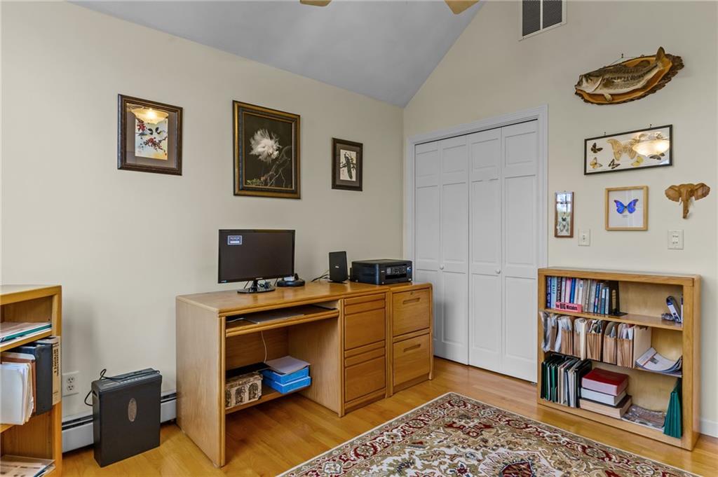101 Hunt Avenue, South Kingstown