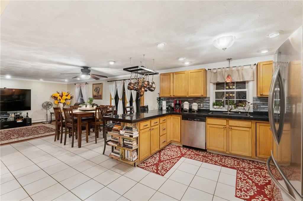 16 Blue Ridge Drive, Charlestown