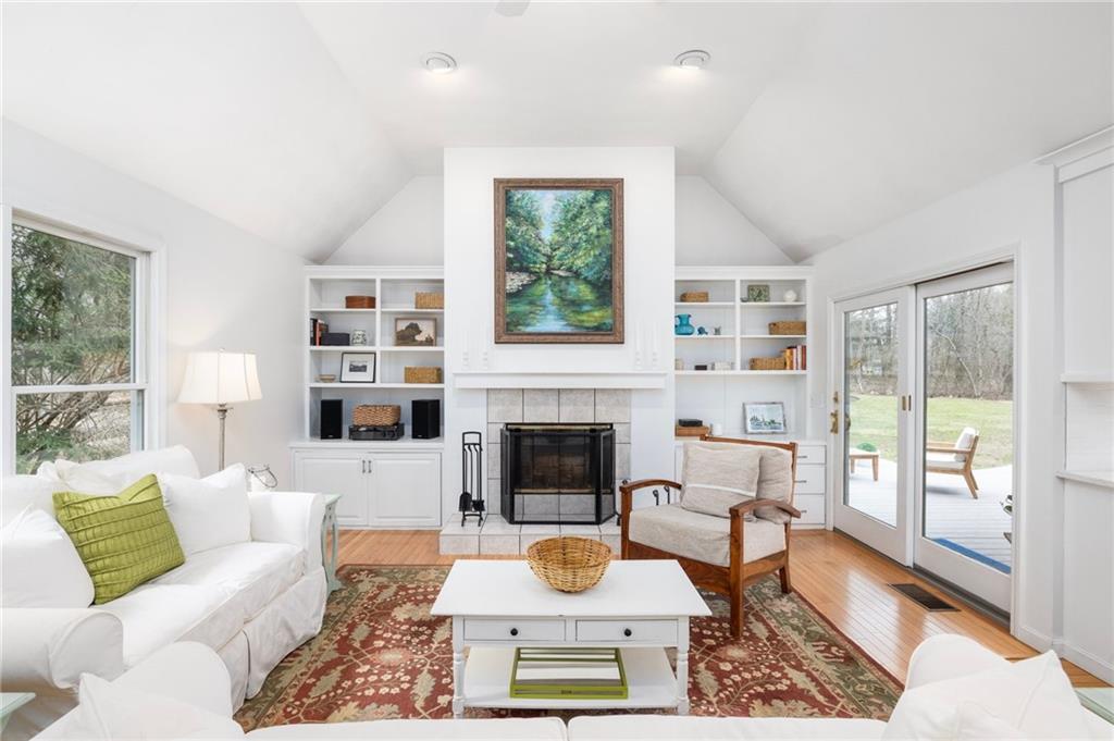 110 Table Rock Road, South Kingstown