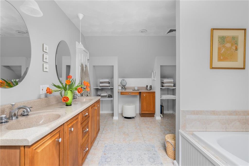 110 Table Rock Road, South Kingstown