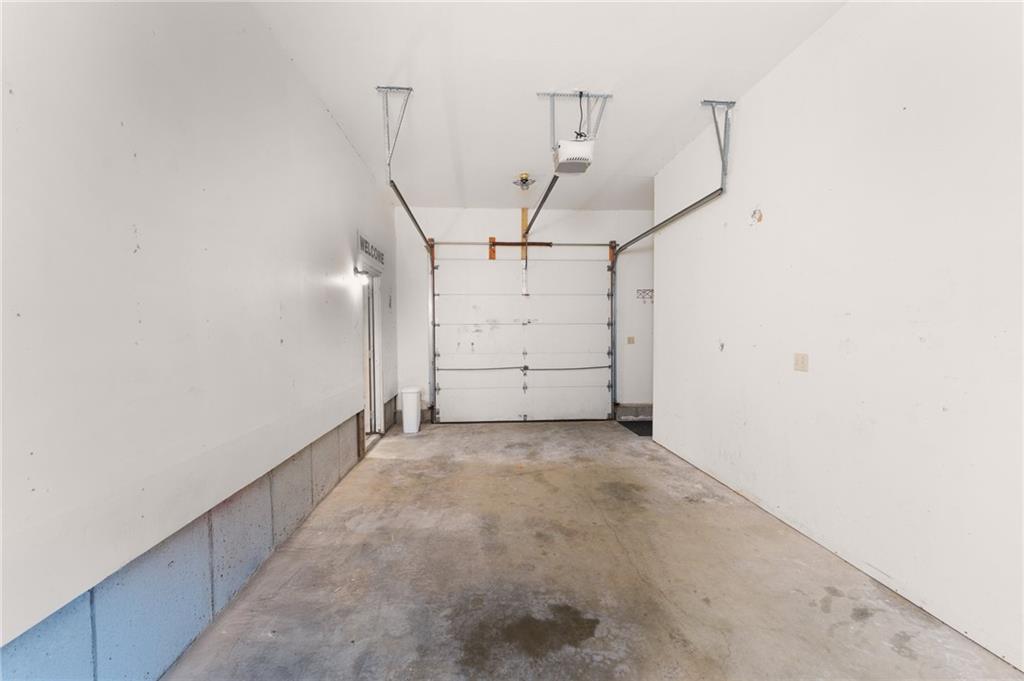 87 Old Coach Road, Charlestown